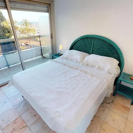 69b - Agreable 2p Proche Avec Terrasse Et Garage